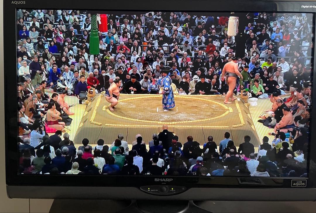 シャープAQUOS 液晶カラーテレビ40インチ2010年製