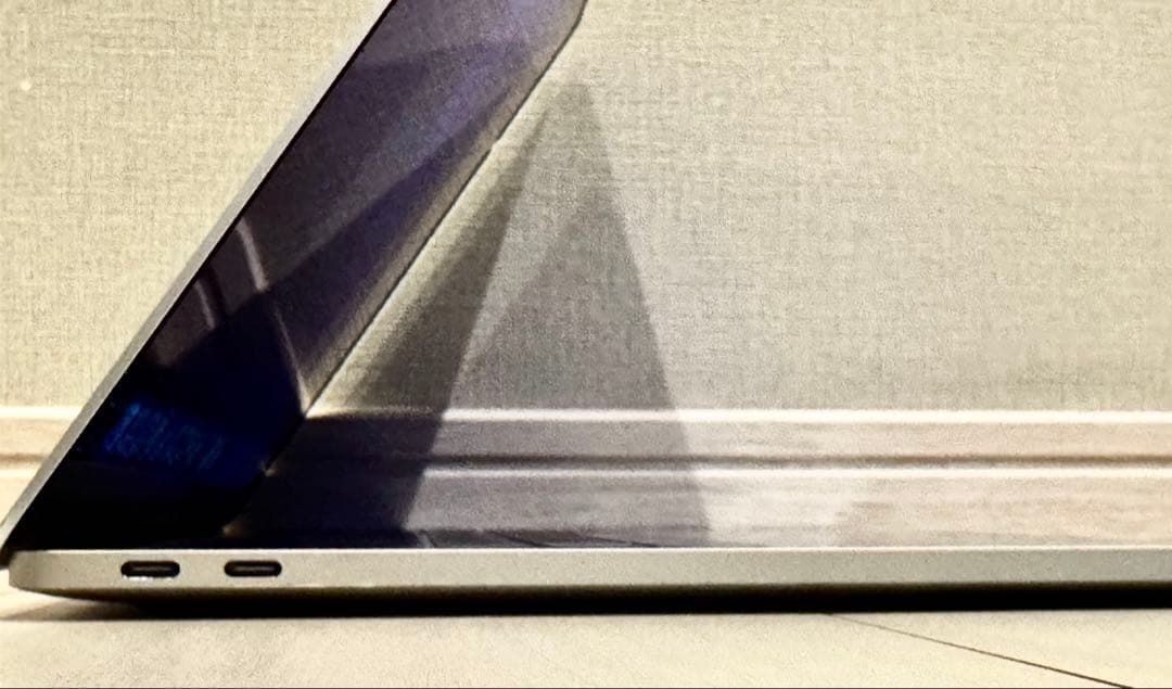 MacBook本体 MacBook Pro 2016 13inch 2 Thunderbolt 3