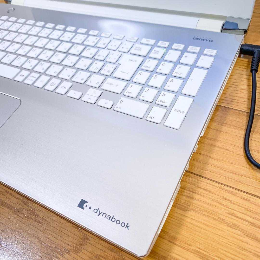 さくらんぼ✨Office2021付✨第6世代i3 SSD カメラ付