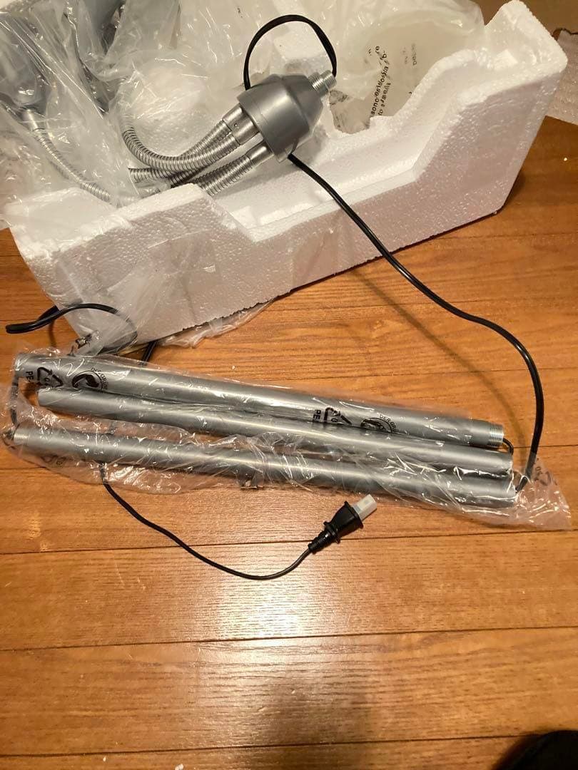 おしゃれインテリアに‼️簡易組み立て式スタンドライト