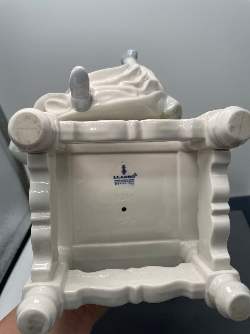 リヤドロ バレンシアの少女（いたずらな少女）