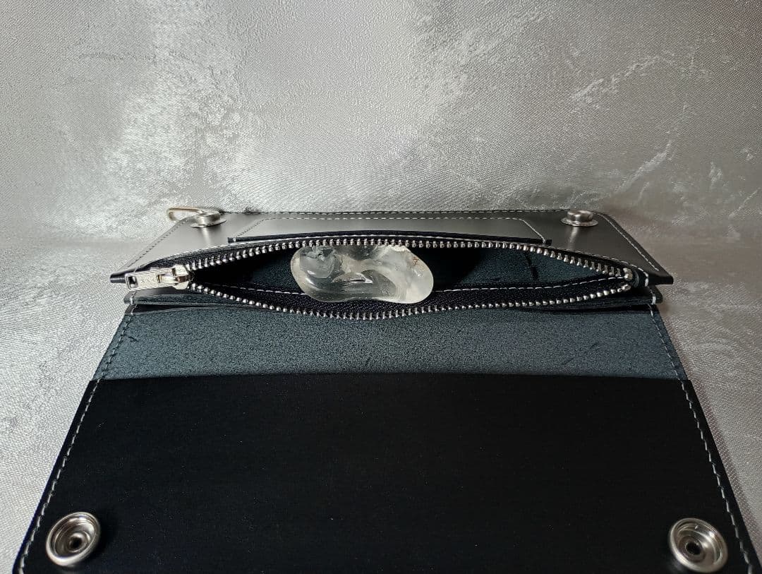 トラッカーウォレット　国産　本革　牛革　兵庫レザー　ブラック黒色　三層二つ折り