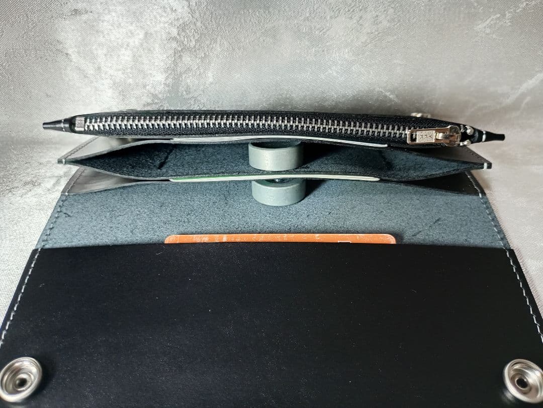 トラッカーウォレット　国産　本革　牛革　兵庫レザー　ブラック黒色　三層二つ折り