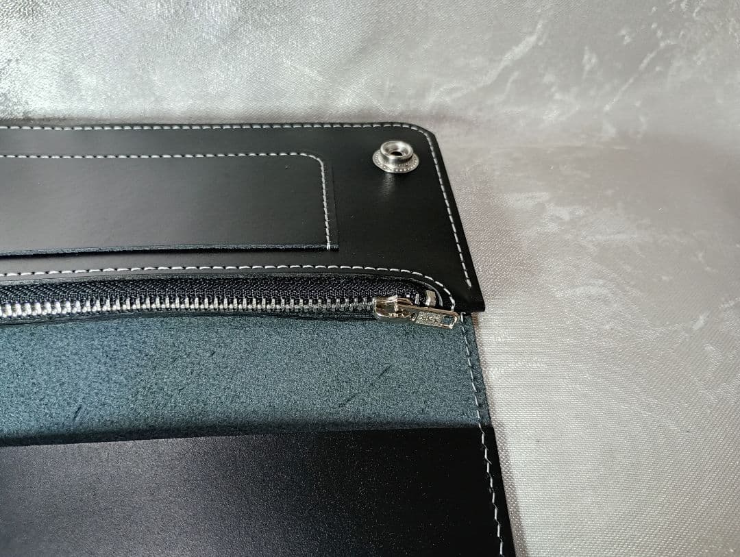 トラッカーウォレット　国産　本革　牛革　兵庫レザー　ブラック黒色　三層二つ折り