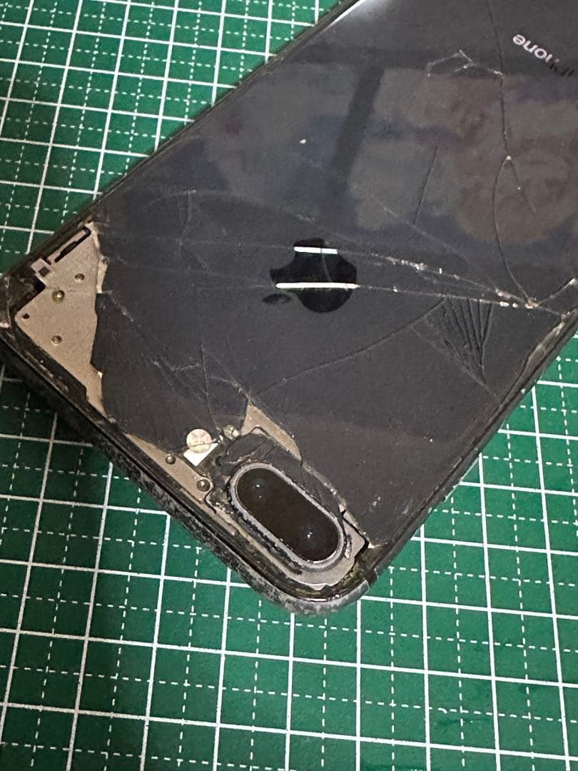 Apple iPhone8 Plus 256GB スペースグレイ au ジャンク