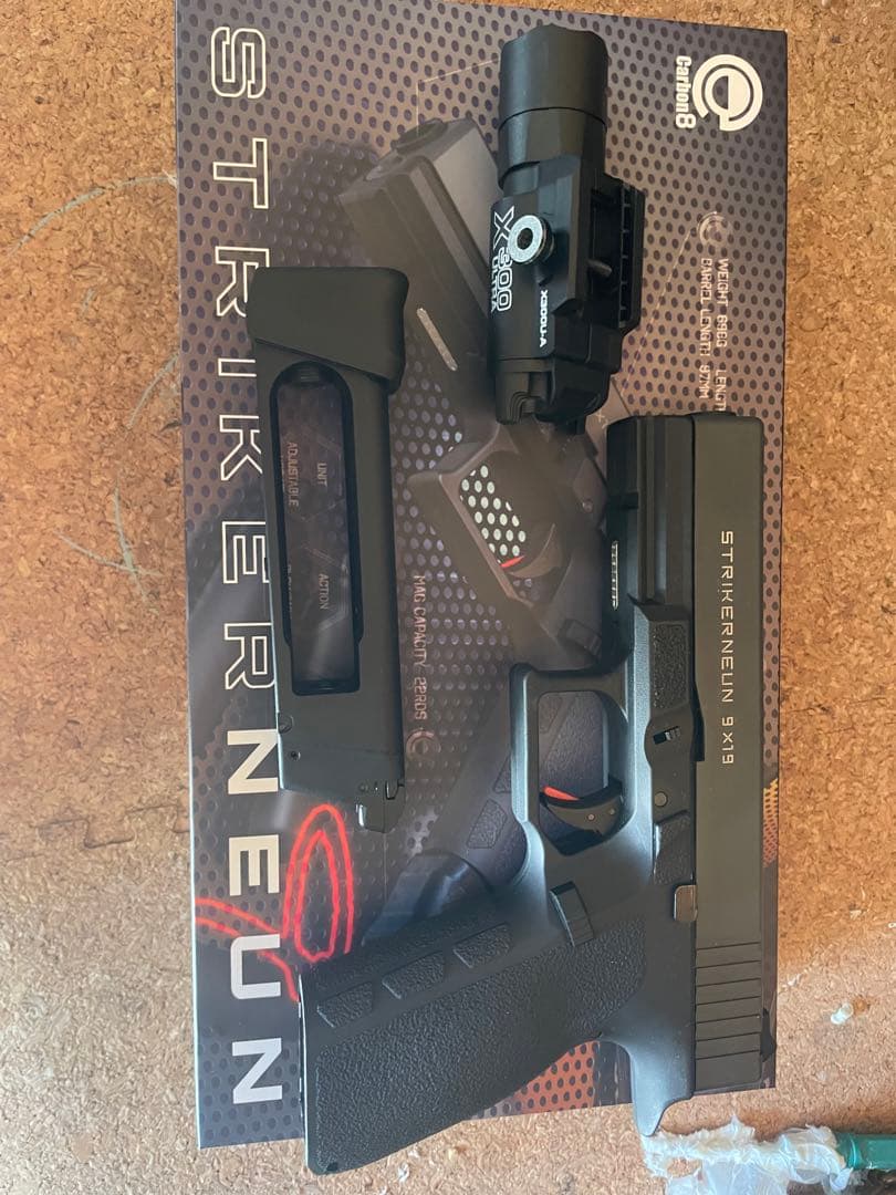 CO2ガスガン　カーボネイト　ストライカー9 ライト付き