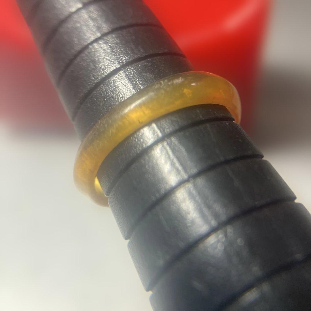 ( ´ ▽ ` )そう…昭和の古き良き時代の飴色のヴィンテージ‼︎ 鼈甲の指輪です