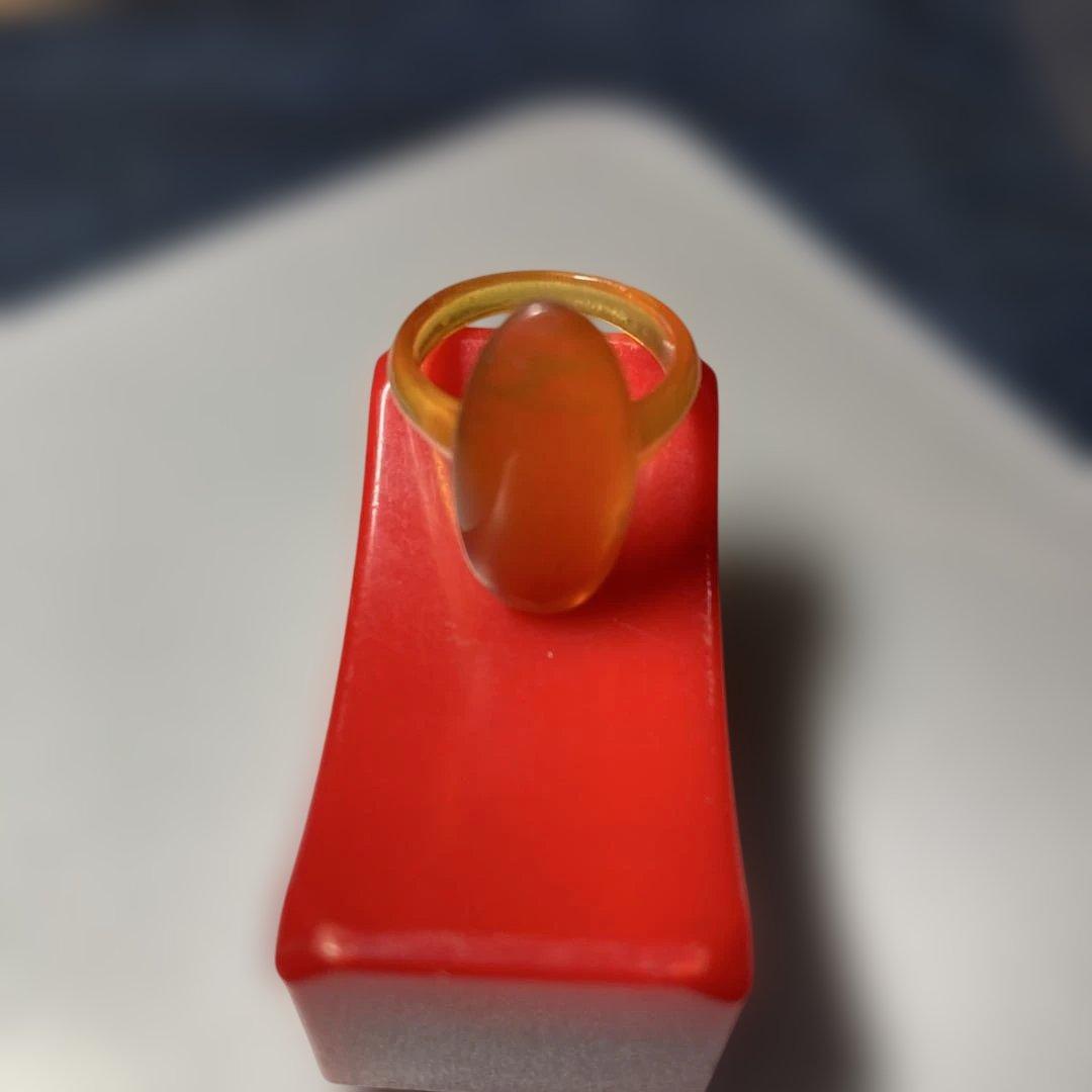 ( ´ ▽ ` )そう…昭和の古き良き時代の飴色のヴィンテージ‼︎ 鼈甲の指輪です