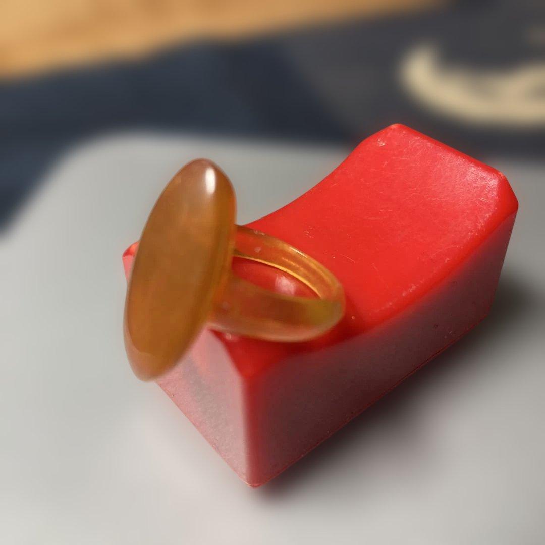 ( ´ ▽ ` )そう…昭和の古き良き時代の飴色のヴィンテージ‼︎ 鼈甲の指輪です