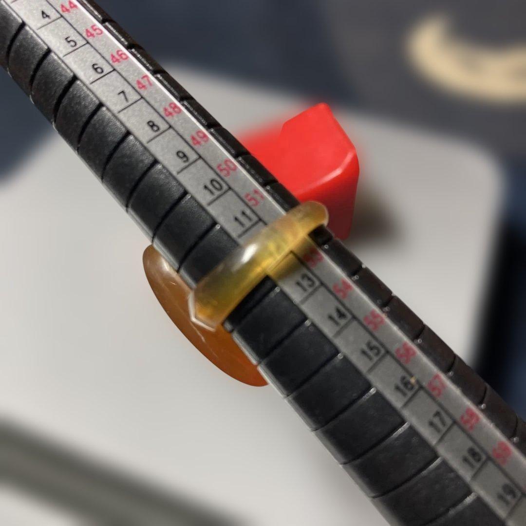 ( ´ ▽ ` )そう…昭和の古き良き時代の飴色のヴィンテージ‼︎ 鼈甲の指輪です