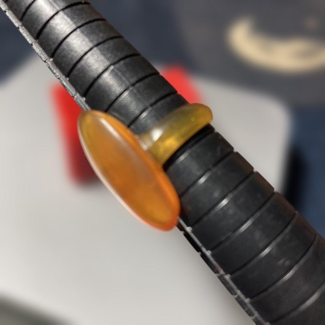 ( ´ ▽ ` )そう…昭和の古き良き時代の飴色のヴィンテージ‼︎ 鼈甲の指輪です