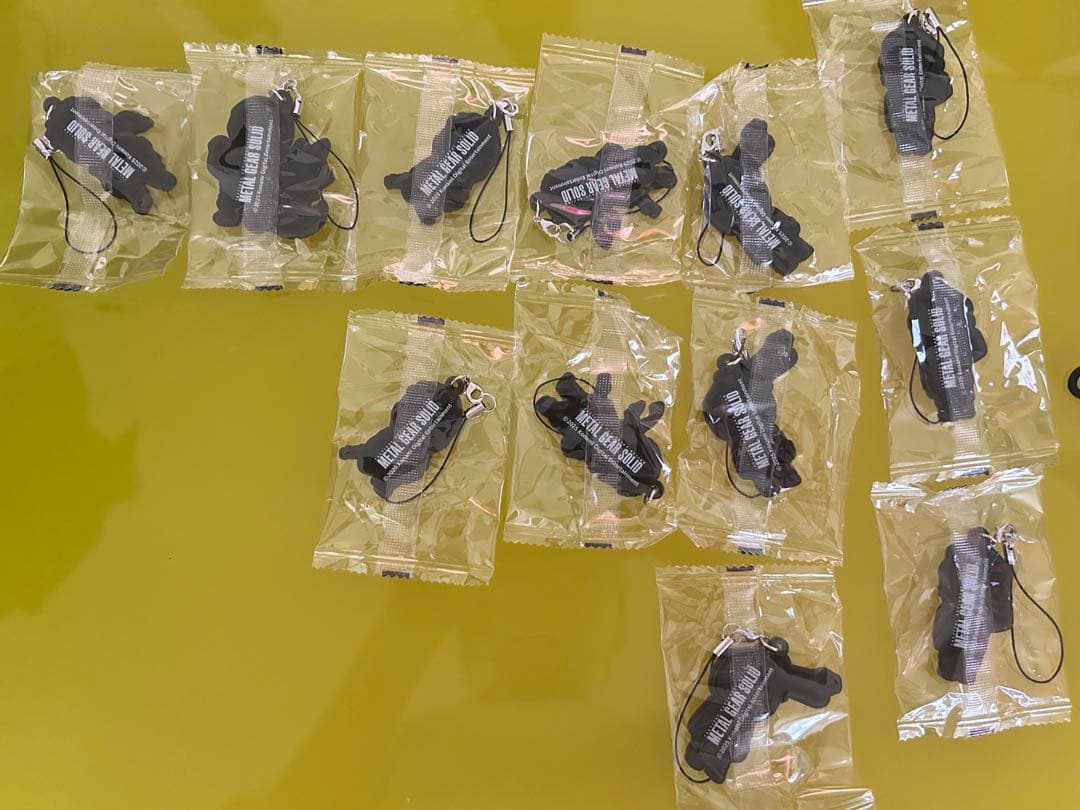 L GEAR SOLID カプセルラバーストラップ