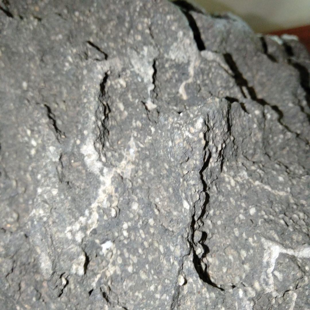 立派な水石　紫壇台付き　大型　１個