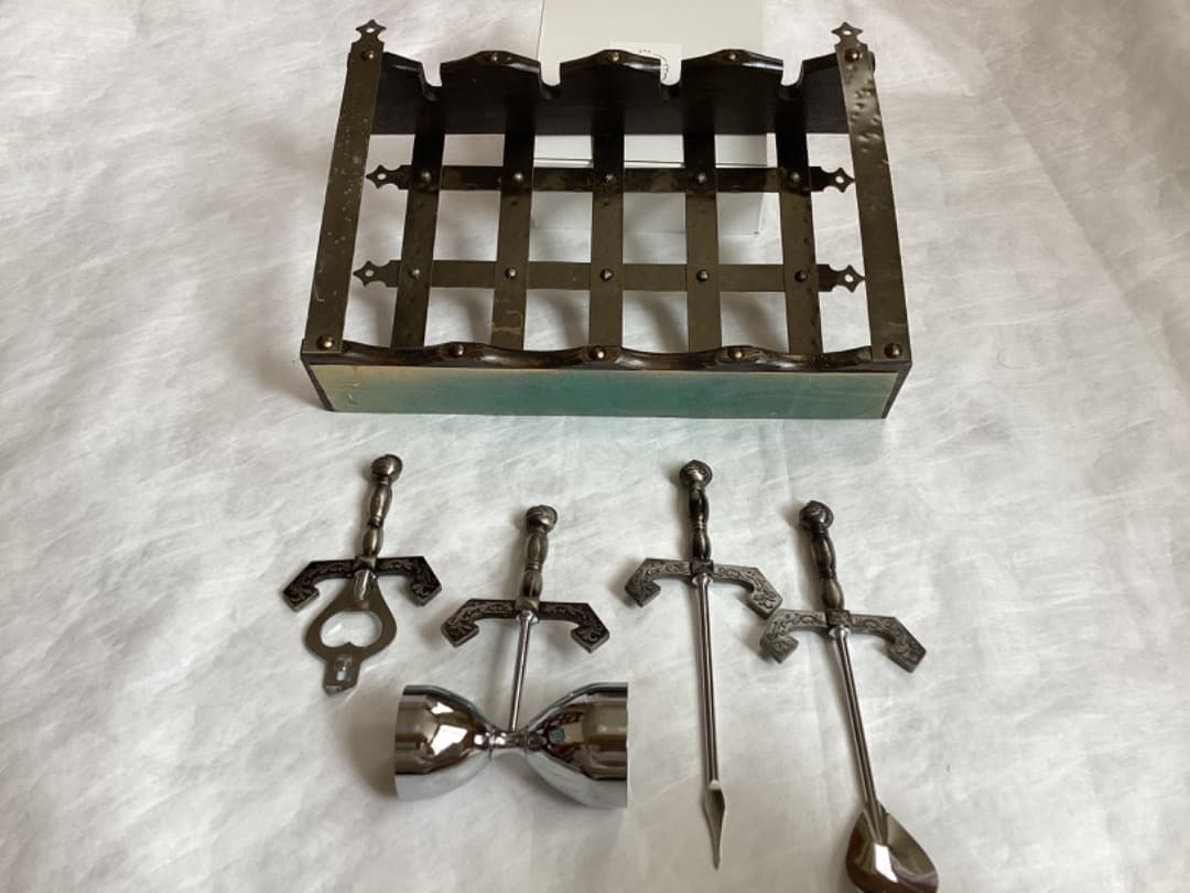 西洋甲冑風ウイスキー計量セット