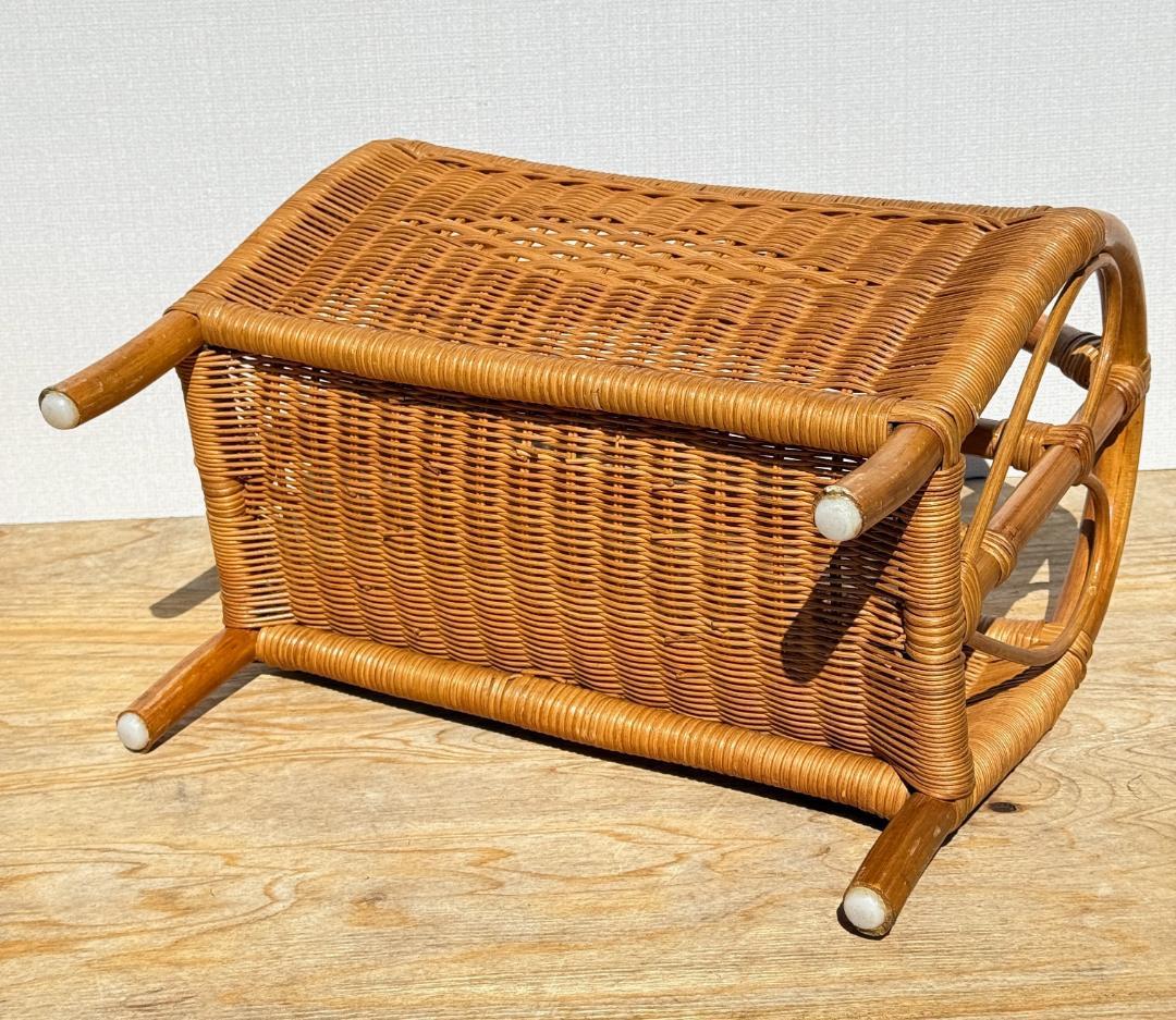 オールドラタン　マガジンラック　ハートデザイン　幅45㎝ 高さ49㎝