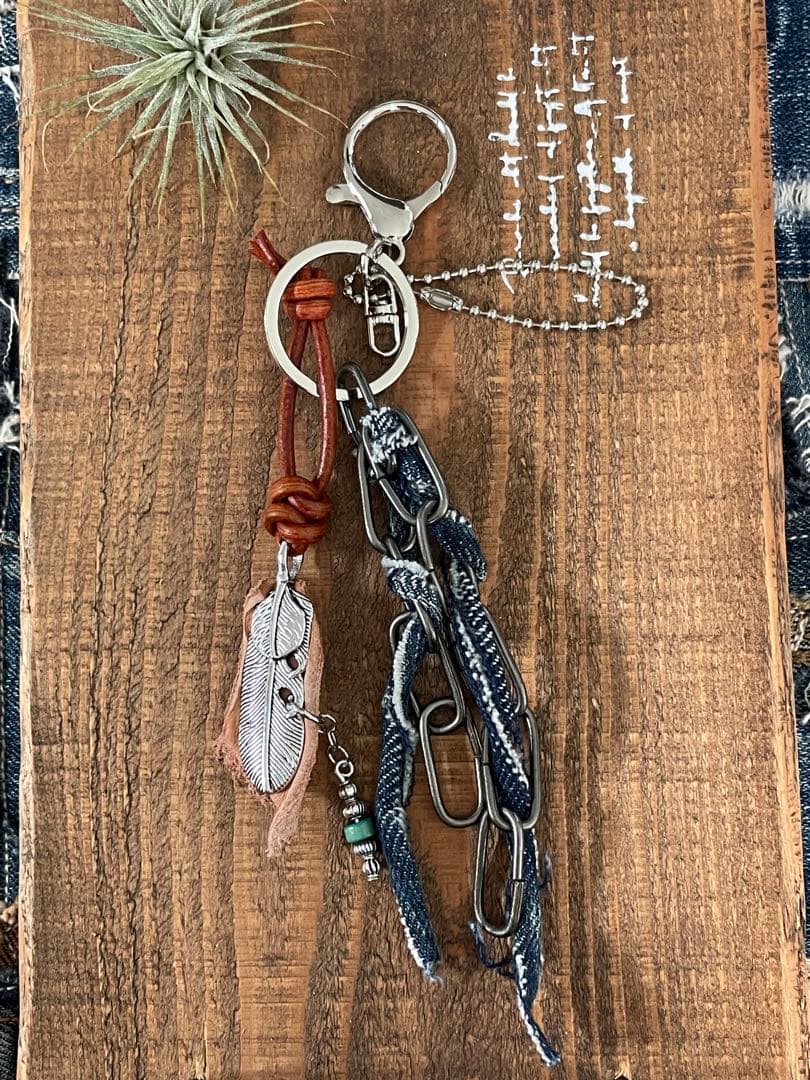 男前✨フェザーチャーム·̩͙꒰ঌ C.