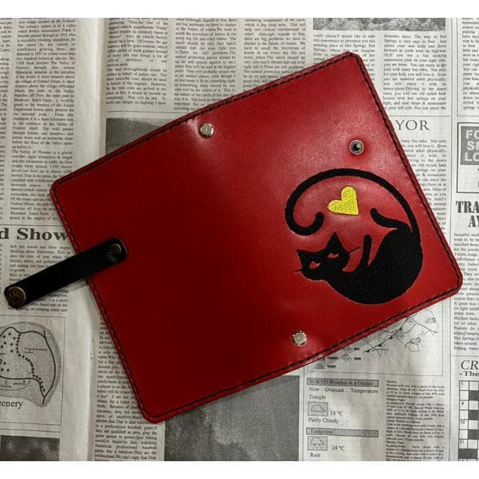 刺繍デザイン 黒猫 栃木レザー システム手帳 バイブル 名入れ Polilavo