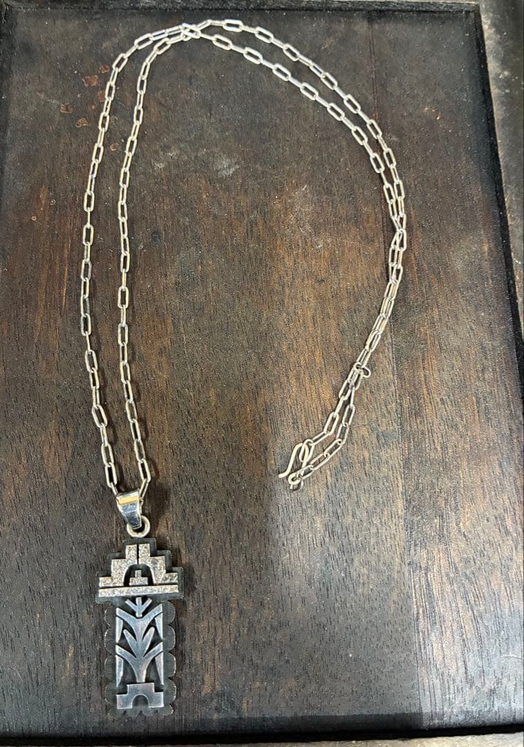 ルービンソウフキー　オーバーレイネックレス　Ruben Saufkie