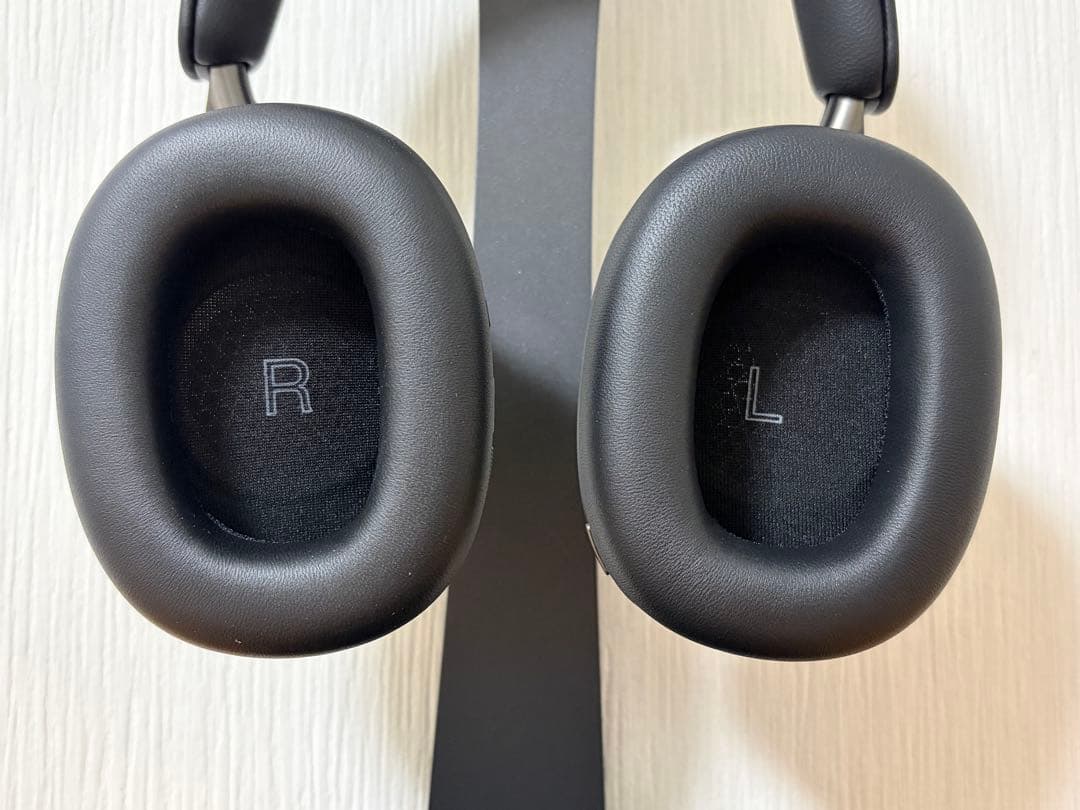 Bowers & Wilkins B&W Px8 ブラック