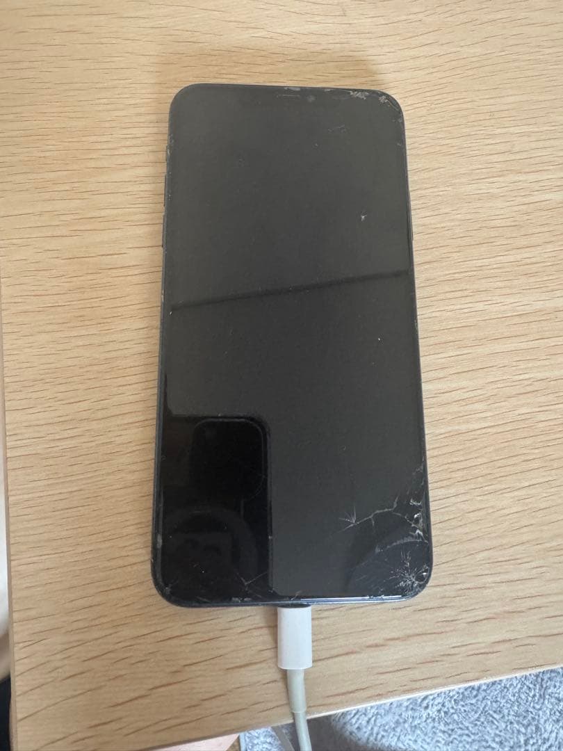 Apple iPhone 11 ProMAX スペースグレー 画面ひびあり