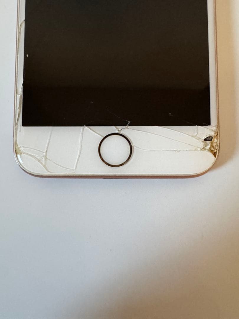 iPhone 8 SIMフリー