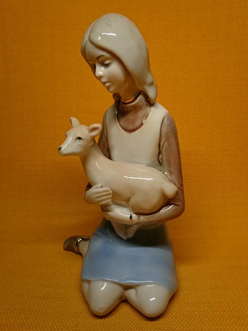 【美品】人形　陶器　オブジェ　置物　インテリア　工芸品　美術品　A1322