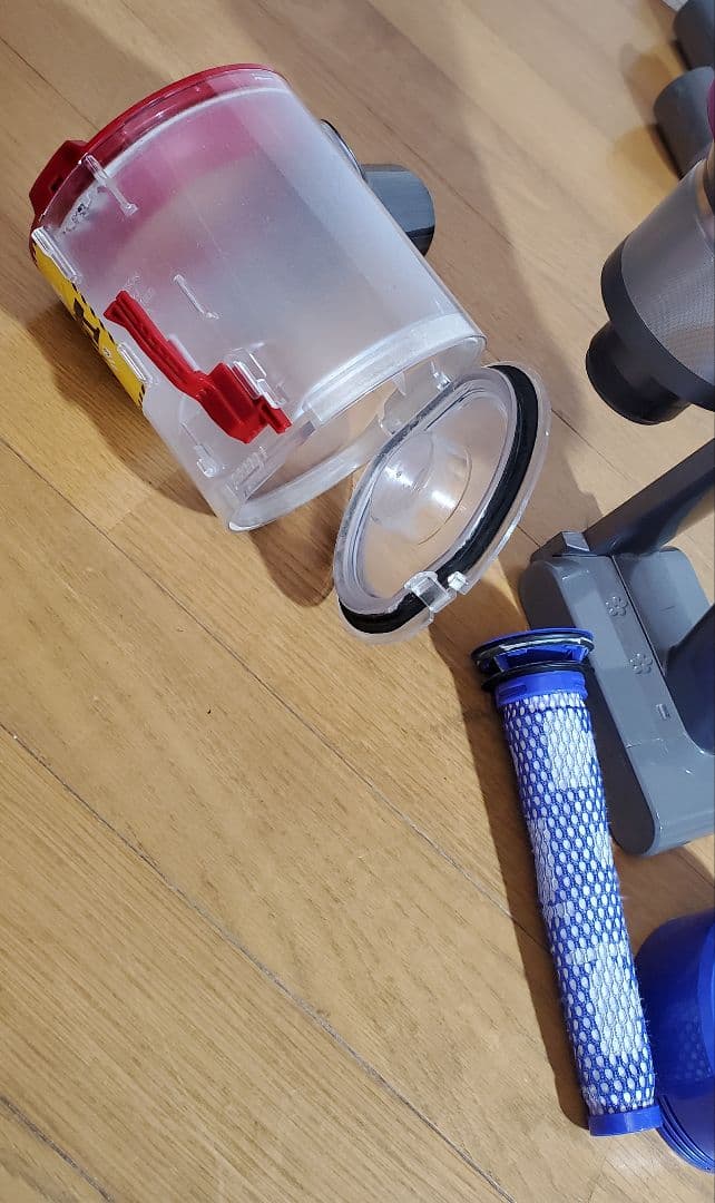 Dyson　 V7　掃除機　レッド系　ダイソン　清掃除菌済み　家電品　訳あり！