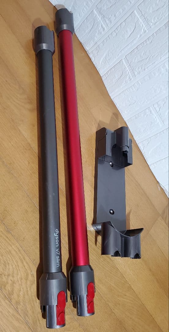 Dyson　 V7　掃除機　レッド系　ダイソン　清掃除菌済み　家電品　訳あり！