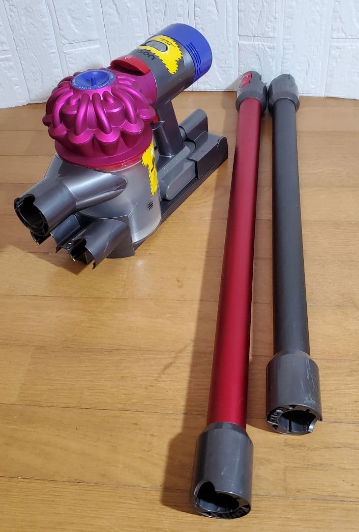 Dyson　 V7　掃除機　レッド系　ダイソン　清掃除菌済み　家電品　訳あり！