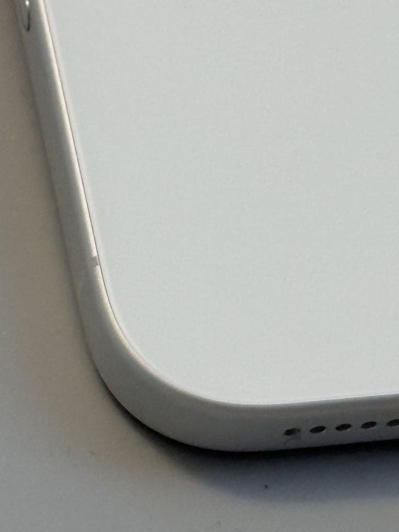 Appleストア版 SIMフリー iPhone16 ホワイト 最大容量100%