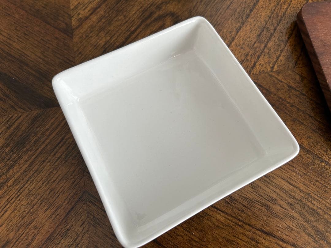 稀少　グスタフスベリ　マリナ　リッド付きスクエアプレート