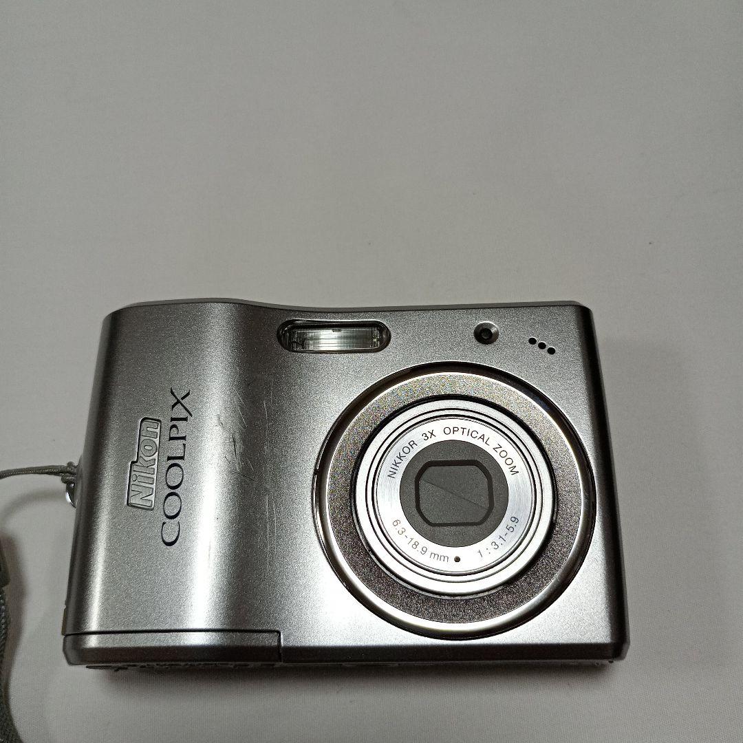 【動作確認済み】Nikon coolpix L14　デジカメ　シルバー　中古