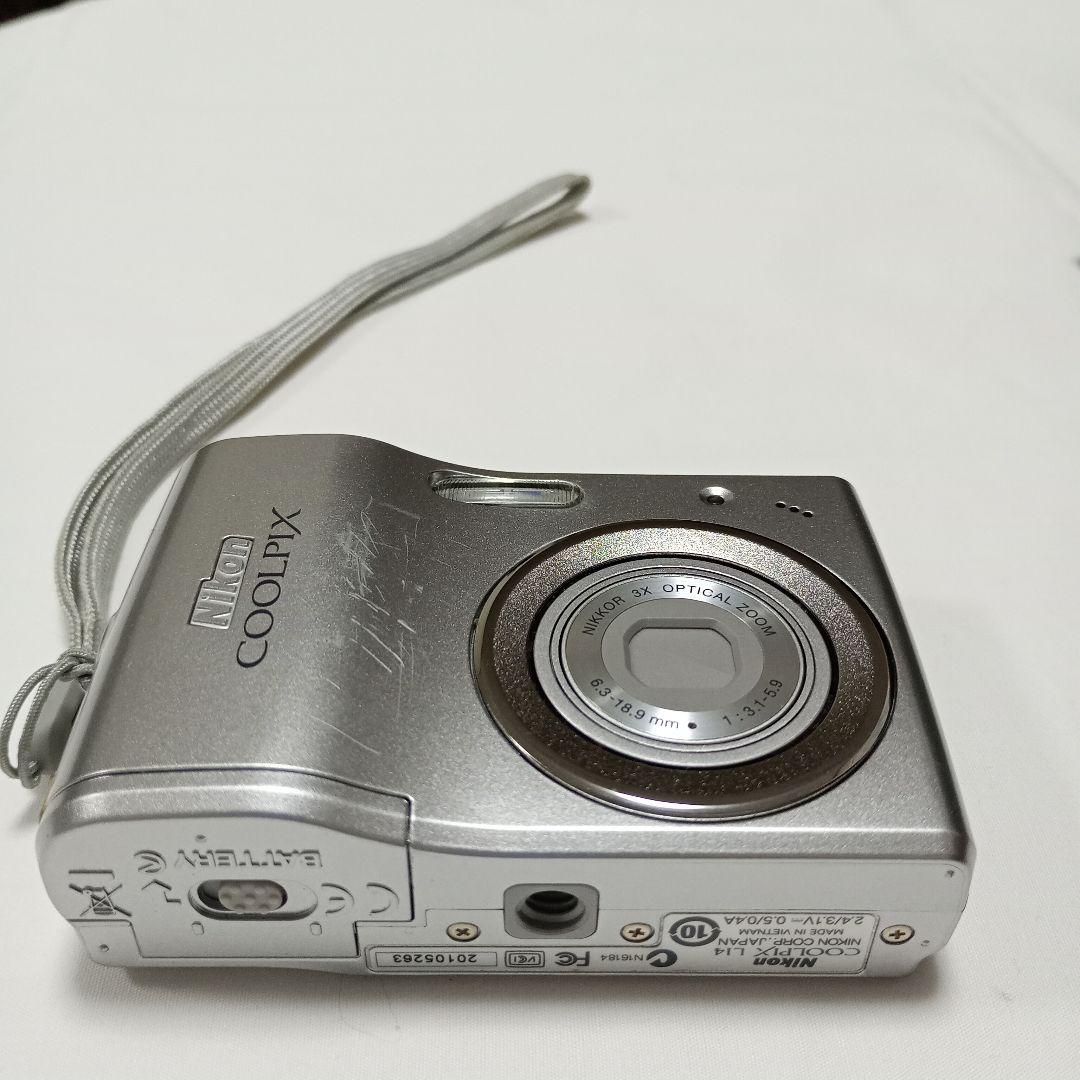 【動作確認済み】Nikon coolpix L14　デジカメ　シルバー　中古