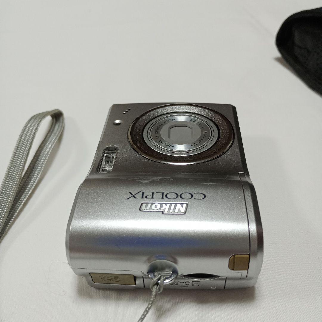 【動作確認済み】Nikon coolpix L14　デジカメ　シルバー　中古