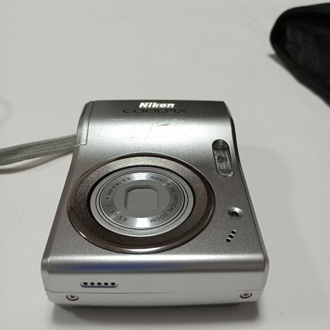 【動作確認済み】Nikon coolpix L14　デジカメ　シルバー　中古