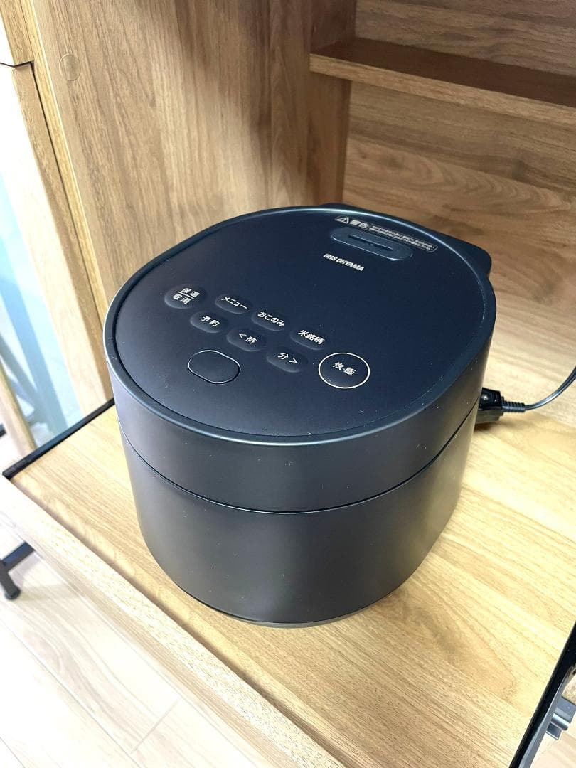 2024年製　アイリスオーヤマ　炊飯器　３合　一人暮らし