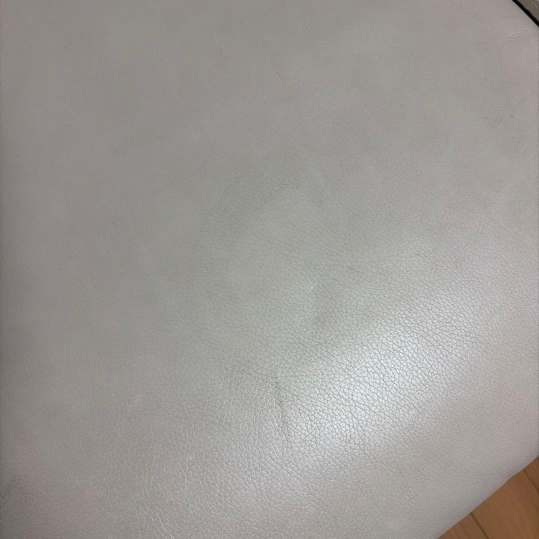 ホワイトレザー 2.5人掛けソファ　2人掛け　3人掛け