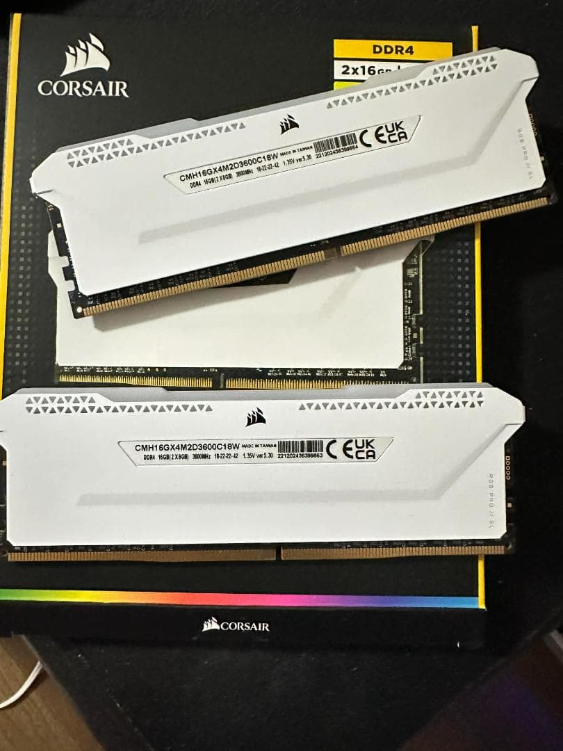 メモリー VENGEANCE PRO SL DDR4 3600MHZ 16GB(2x8)