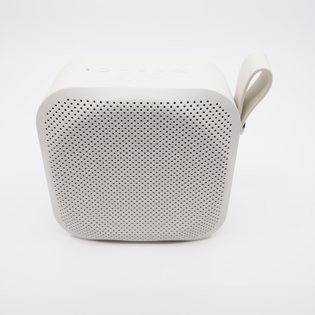 Sudio F2 ホワイト Bluetooth ワイヤレスポータブルスピーカー