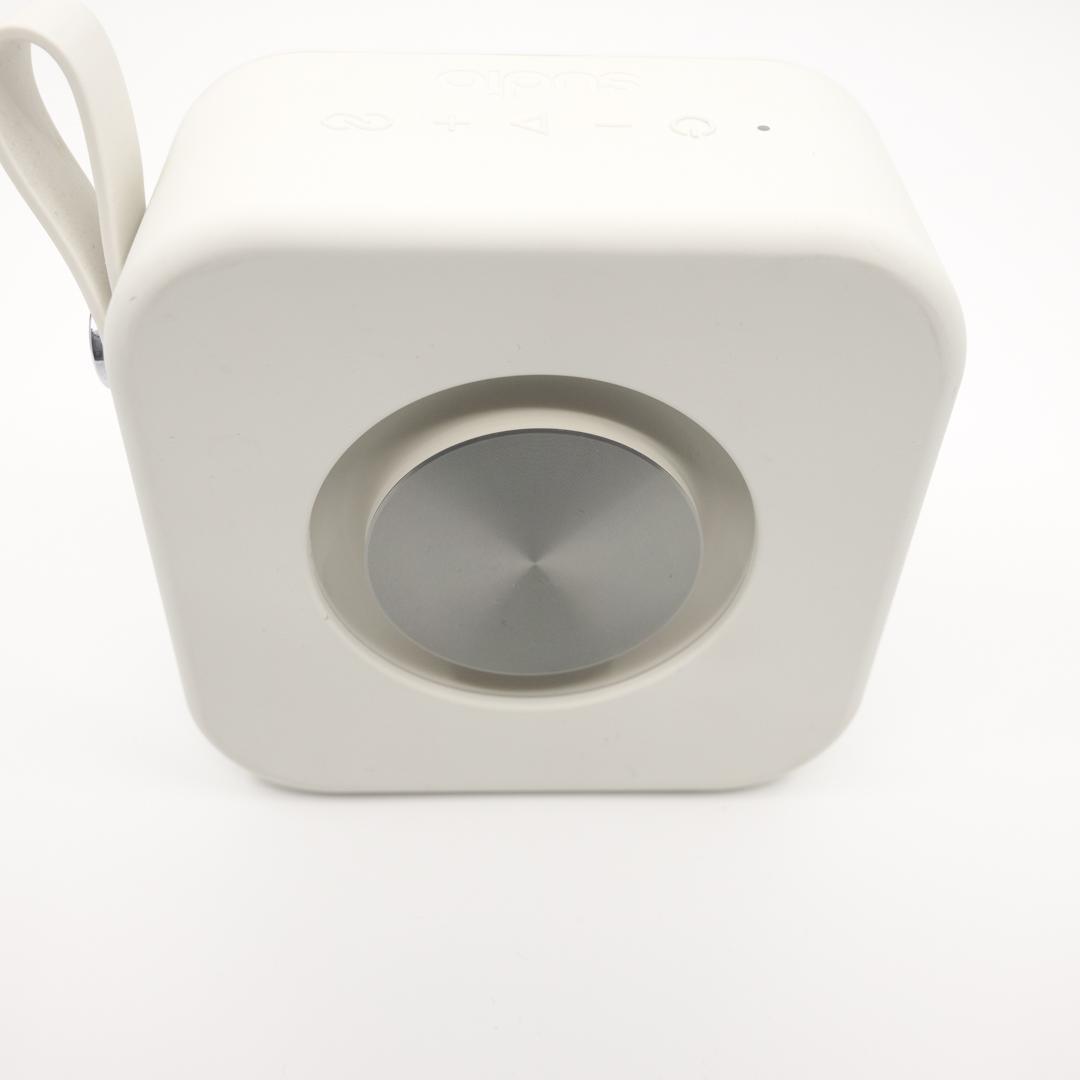 Sudio F2 ホワイト Bluetooth ワイヤレスポータブルスピーカー