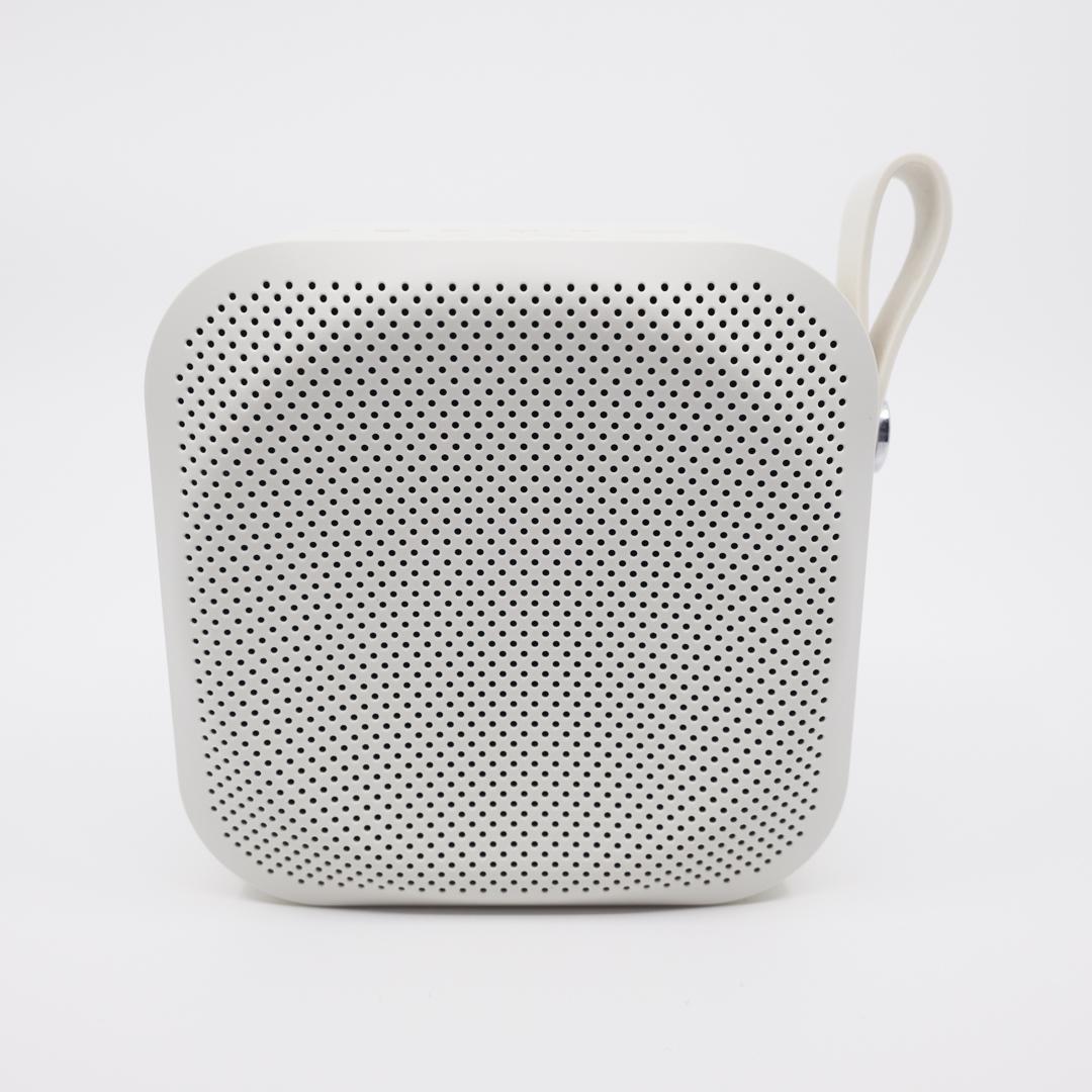 Sudio F2 ホワイト Bluetooth ワイヤレスポータブルスピーカー