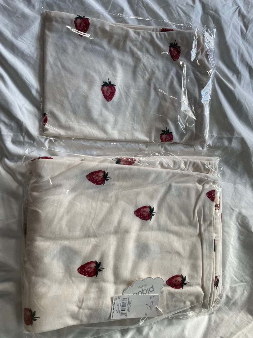 【ジェラートピケ】いちご柄掛け布団カバー（シングル）and枕カバー（44×64）