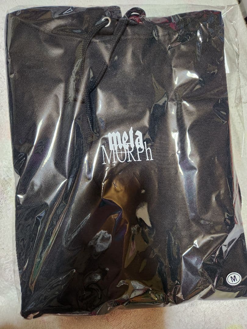 テミン　MORPHフーディ Mサイズ未開封