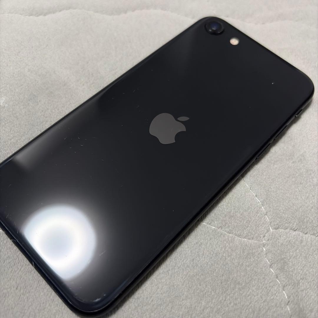 Apple iPhone se 第二世代ブラック　64GB