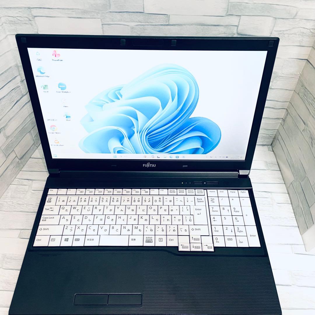 富士通ノートパソコン Win11 Core i5 オフィス バッテリー良好