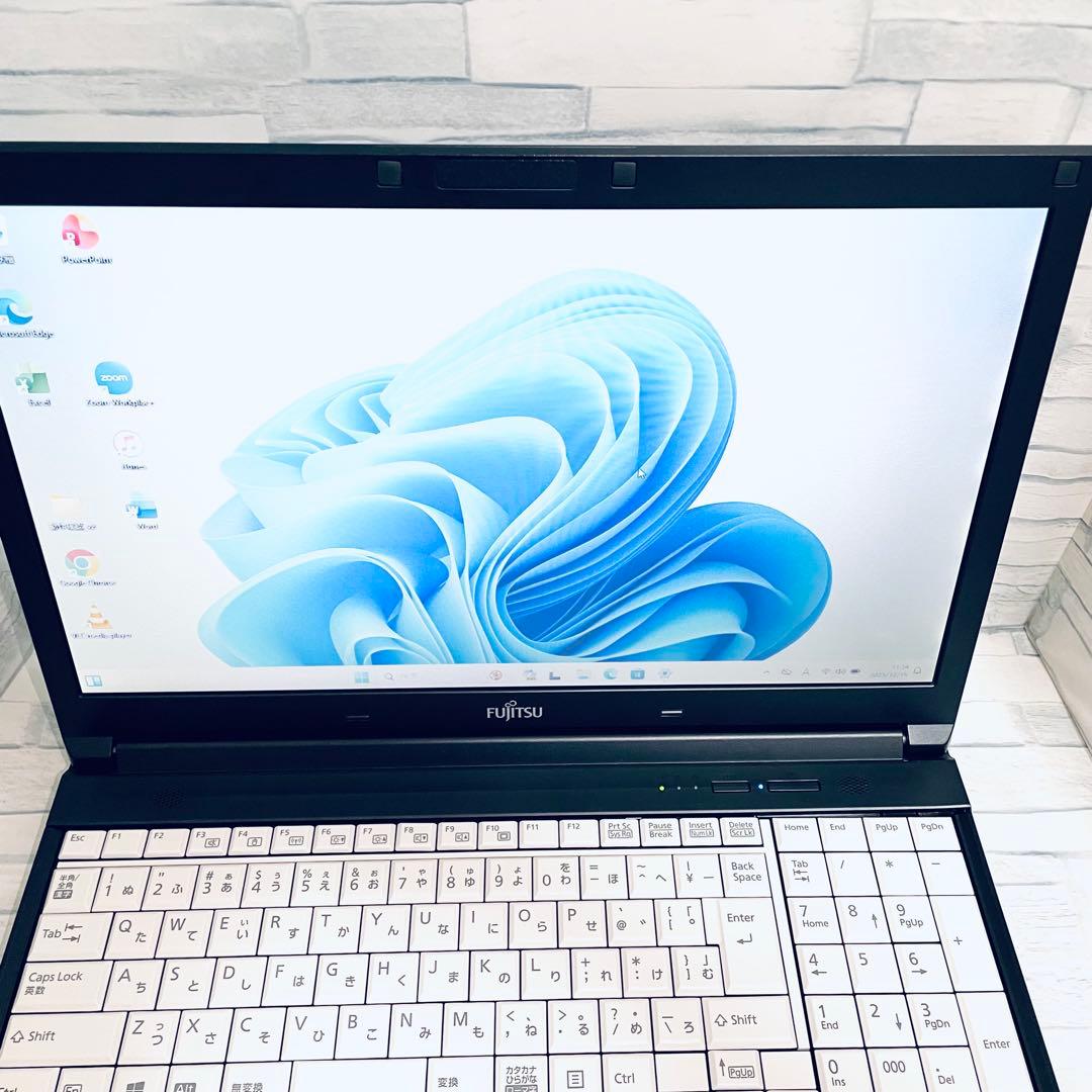 富士通ノートパソコン Win11 Core i5 オフィス バッテリー良好