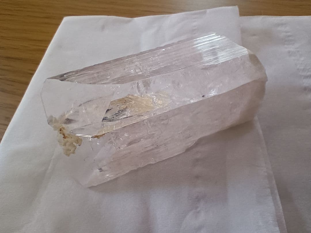 ダンビュライト　原石　ツイン　極薄いピンク色