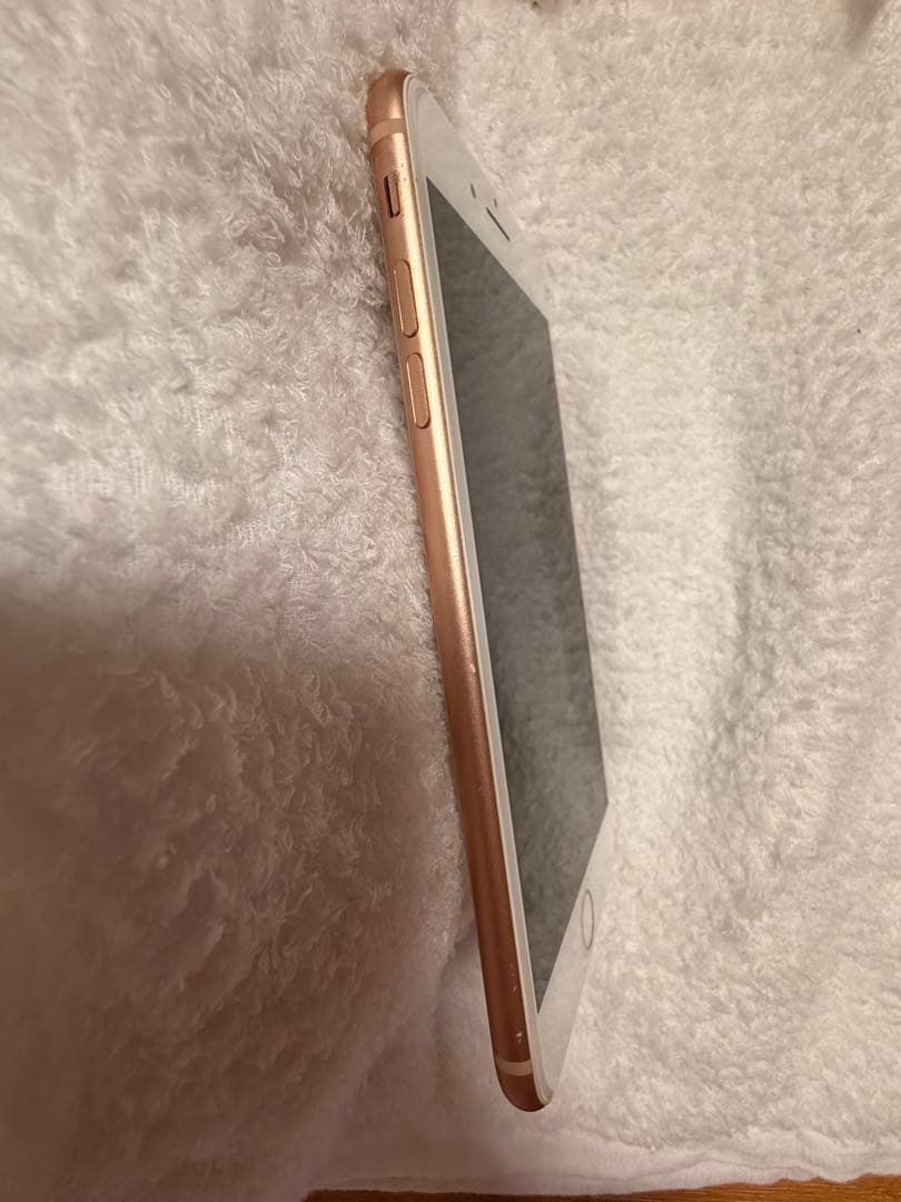 美品　iphone8plus ピンクゴルード