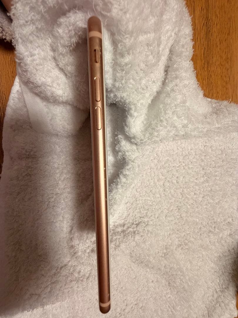 美品　iphone8plus ピンクゴルード