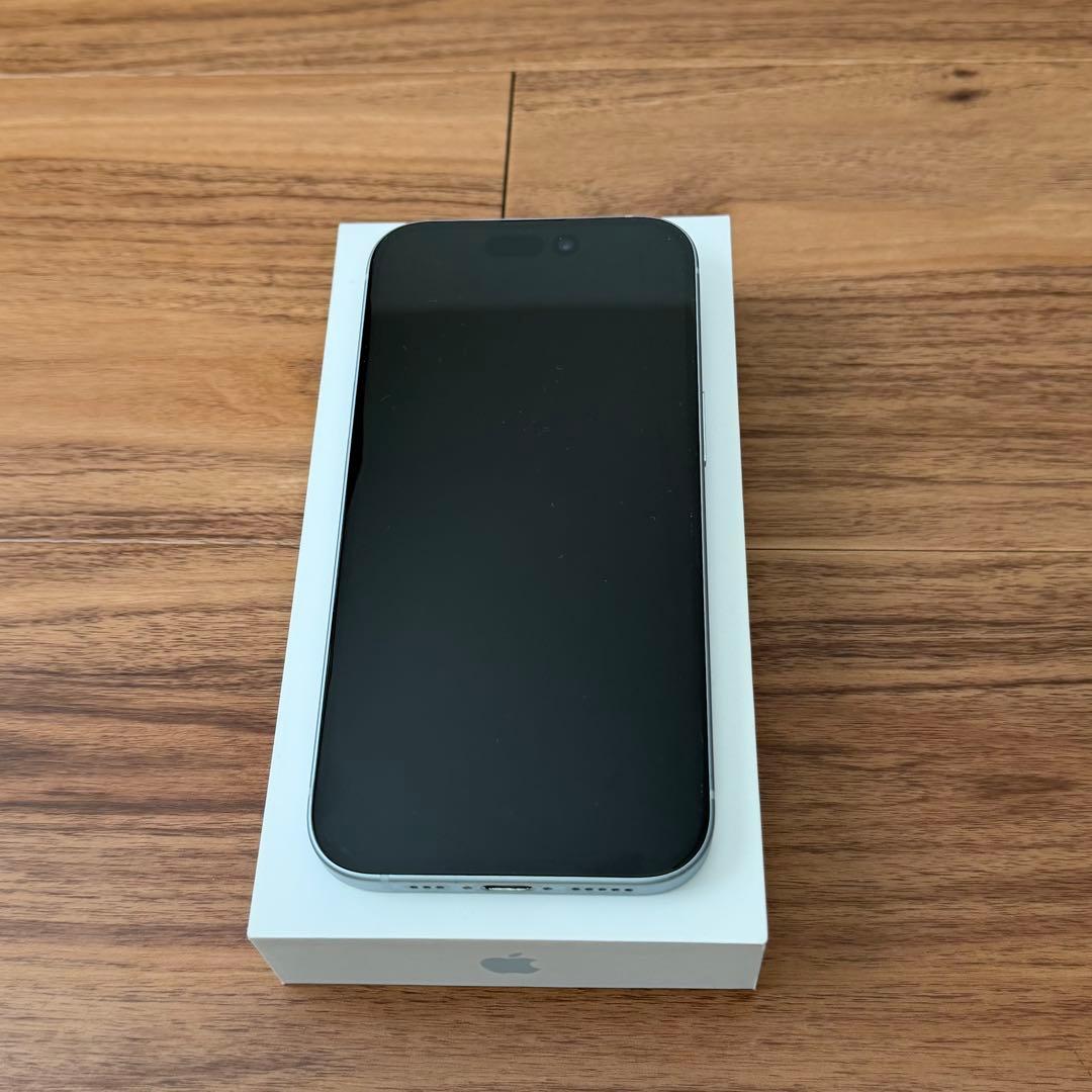 【美品】iPhone15 本体 256GB